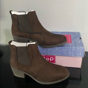 Pop Womens Emmy Booties Chocolate Suede Size 6.5M